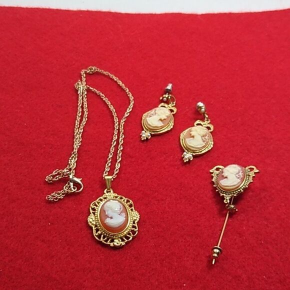 Vintage Cameo Group Dangling Pierced Earrings w/ Faux Pearls Stick pin Necklace - Picture 1 of 8